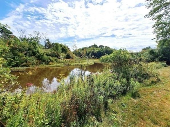 98 Choate St, Essex, MA 01929