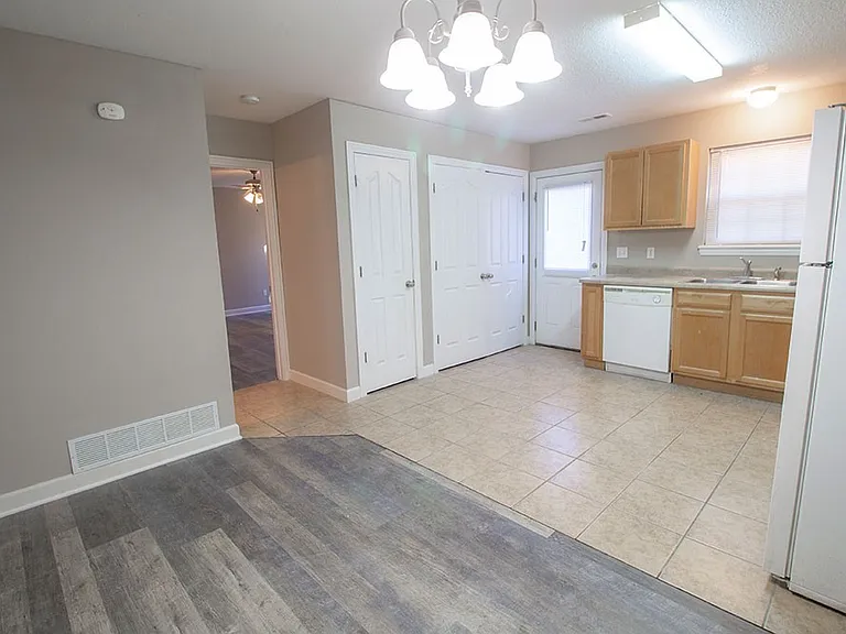 1311 Raleigh Dr — Photo 8