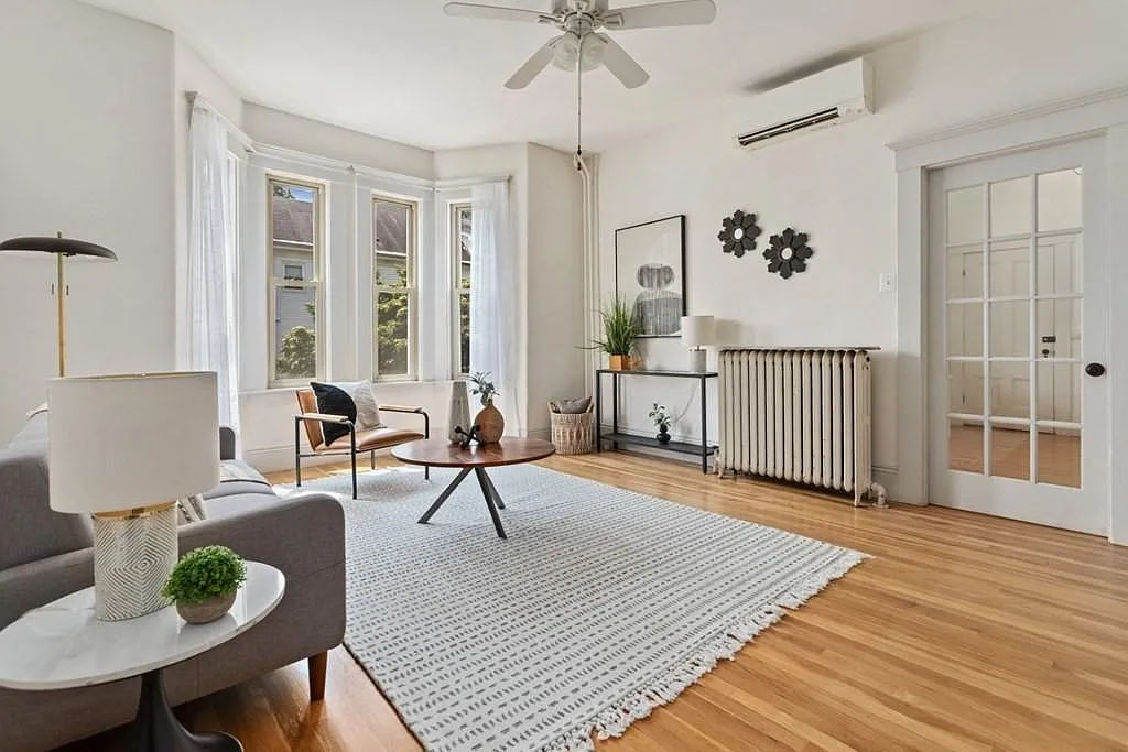 2 bed, 1100 sqft, $2,650 — Photo 2