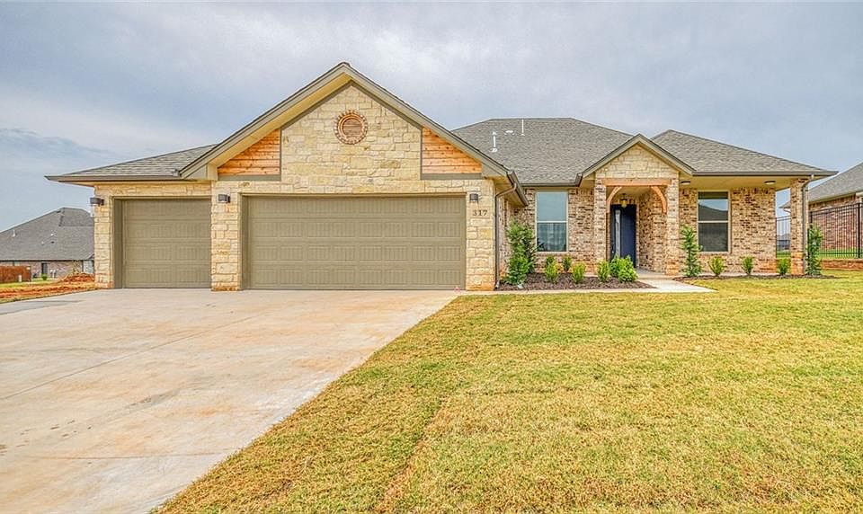 1st image of 317 Turnberry Dr