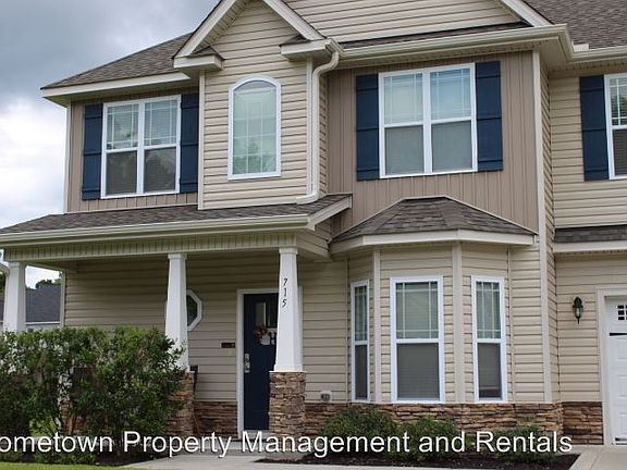 2nd image of 715 Oleander St