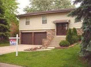 253 Evergreen Ln, Bloomingdale, IL