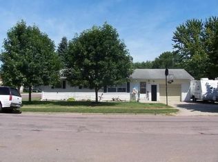 1114 Garfield Ave, Dell Rapids, SD 57022