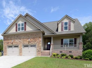 2920 Plantation Glen Dr, Zebulon, NC 27597