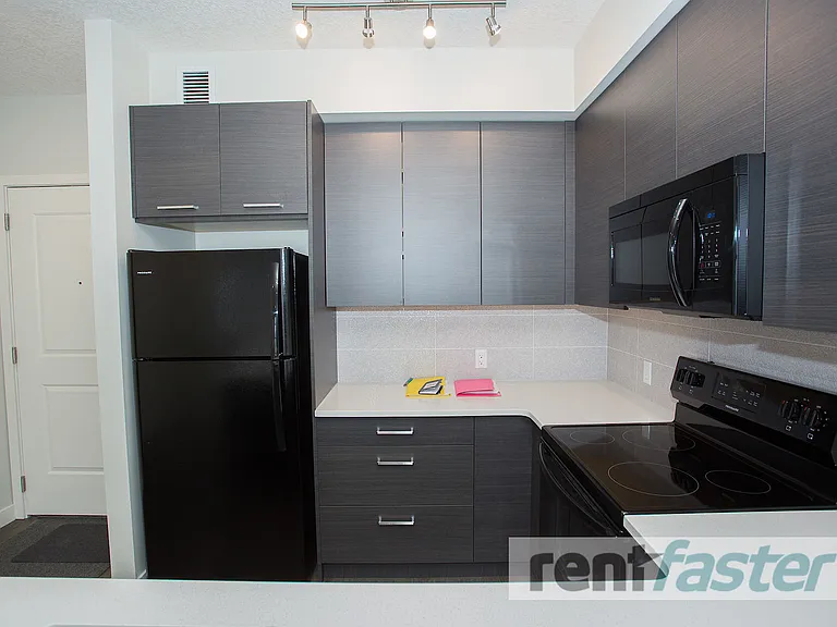 588 Griesbach Parade NW — Photo 6