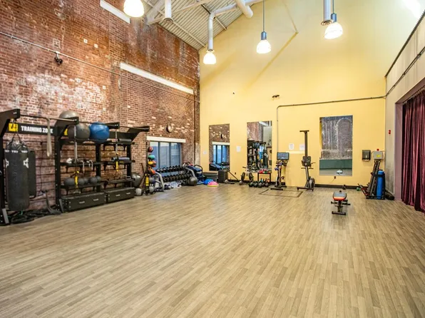 341 Monmouth Street image 19 of 23