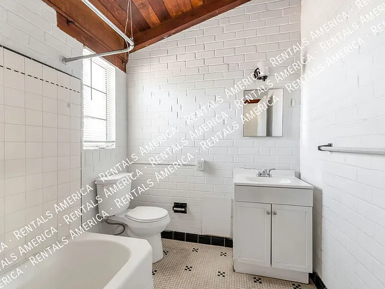 947 N Alvernon Way #7 — Photo 7