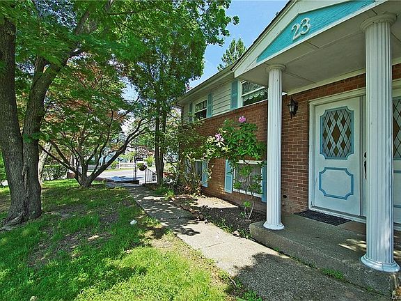 2nd image of 23 Oak Dr