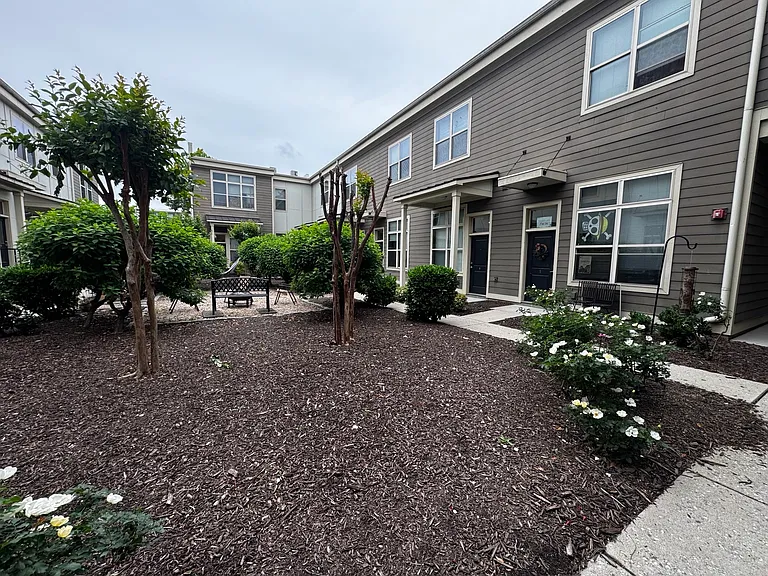 1125 Bainbridge St #6 — Photo 2