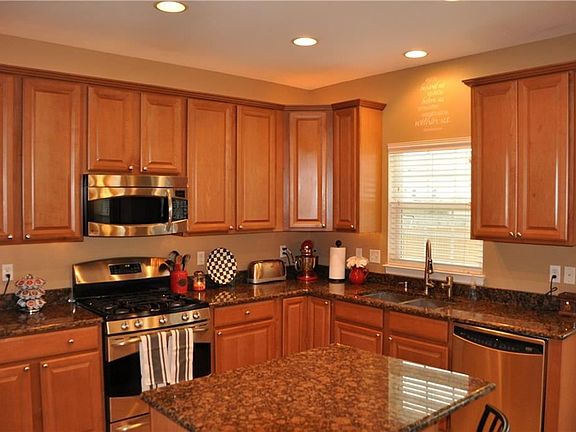 2nd image of 3139 Peacock Cir