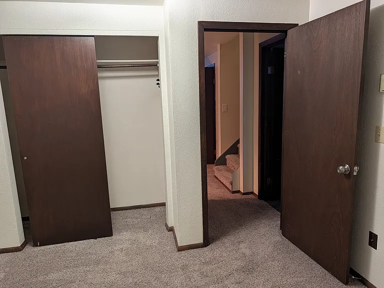 1024 Oxford Ln #64 — Photo 3