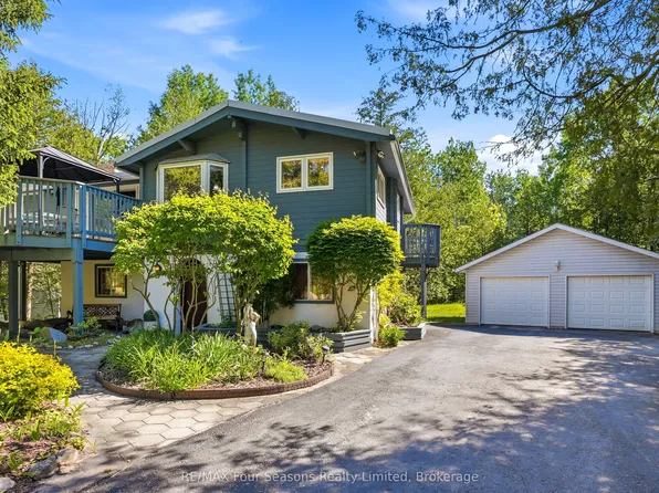 105 Saint Moritz Cres, The Blue Mountains, ON L9Y 0S6