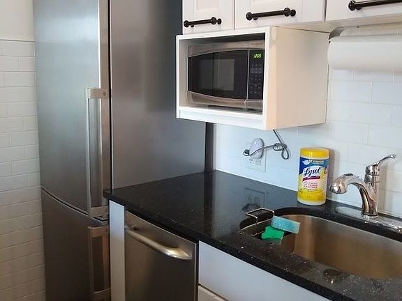 3rd image of 38 Wyckoff St APT 3L