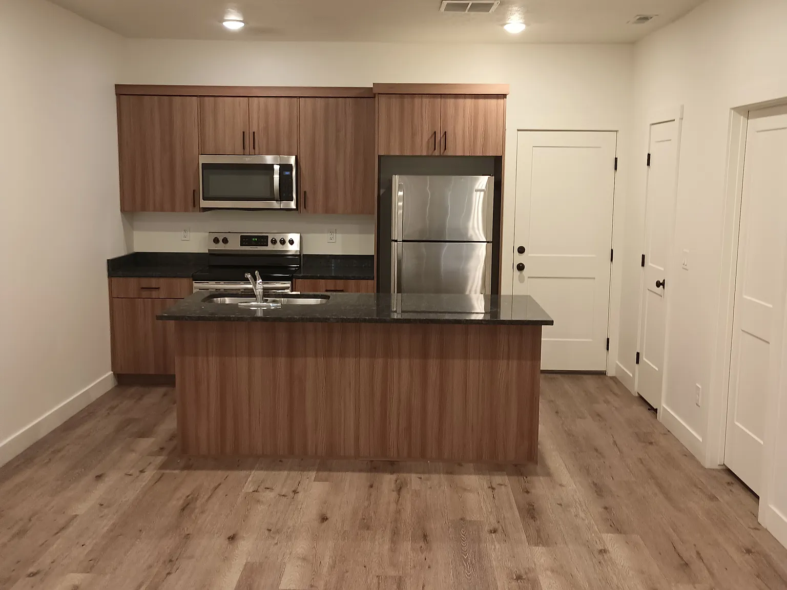 3 bed, 2.5 bath, 1314 sqft, $1,475 — Photo 2