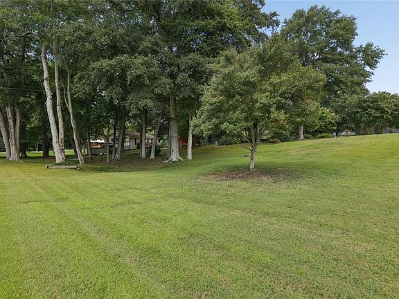 3rd image of 2823 Crabapple Cir #11