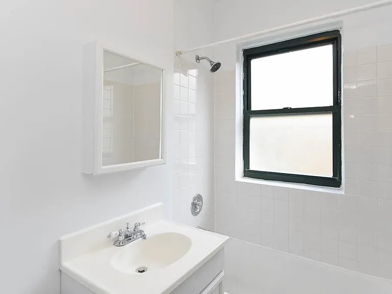 2334.5 N Spaulding Ave #B4 — Photo 18