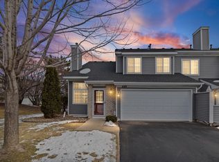 468 Heartland Ct, Chanhassen, MN 55317