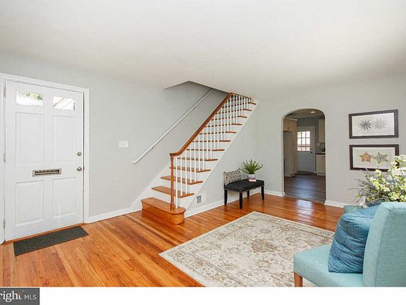 3rd image of 1602 Lexington Ave