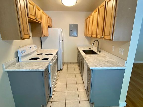5th image of 509 19th Ave E APT 104