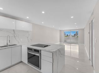 1331 Lincoln Rd, Miami Beach, FL 33139