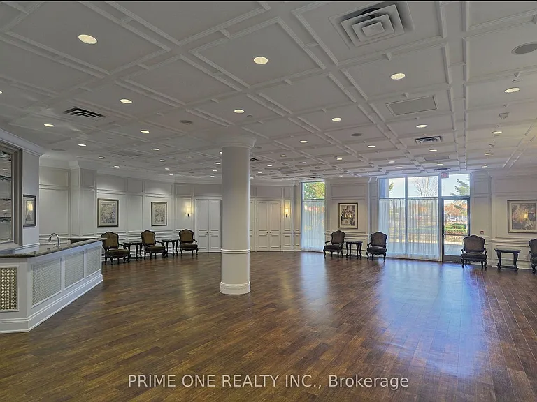 25 Kingsbridge Garden Cir #1421 — Photo 24