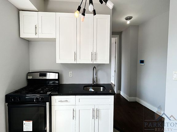 3rd image of 615 Bramhall Ave #2B