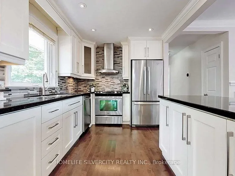 256 Weighton Dr — Photo 8