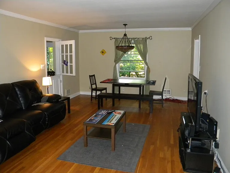 1340 Normandy Dr NE — Photo 2