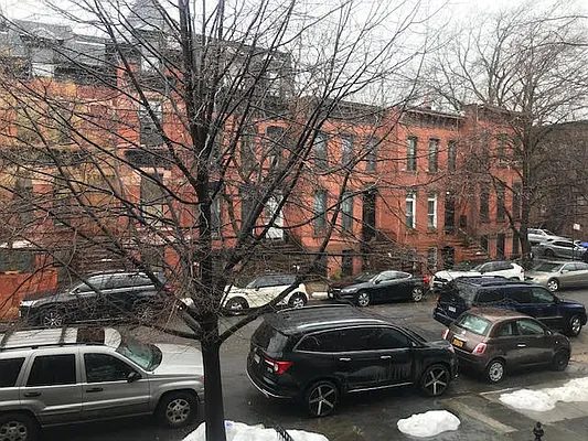 Rented by JAY MICHELLE REALTY LLC | media 22