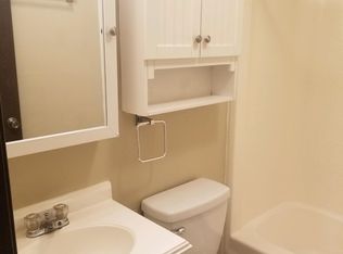 612 W Polk Ave APT 2, Charleston, IL