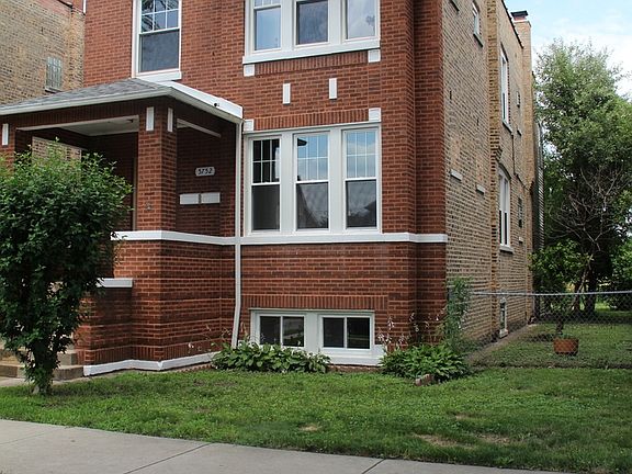3rd image of 5752 W Ainslie St
