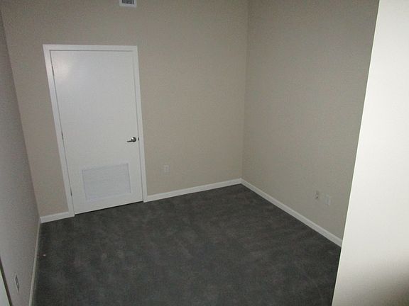 4th image of 915 Penn Ave APT 408