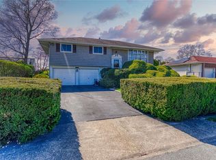 296 W 10th St, Deer Park, NY 11729