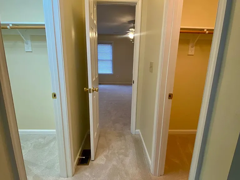 9504 S Royal Crest Ct — Photo 16