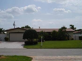 1st image of 5720 NE 20th Ter