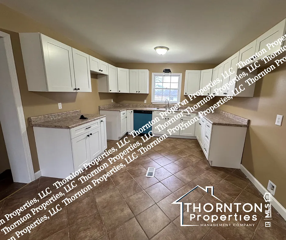 4 bed, 1458 sqft, $1,800 — Photo 2