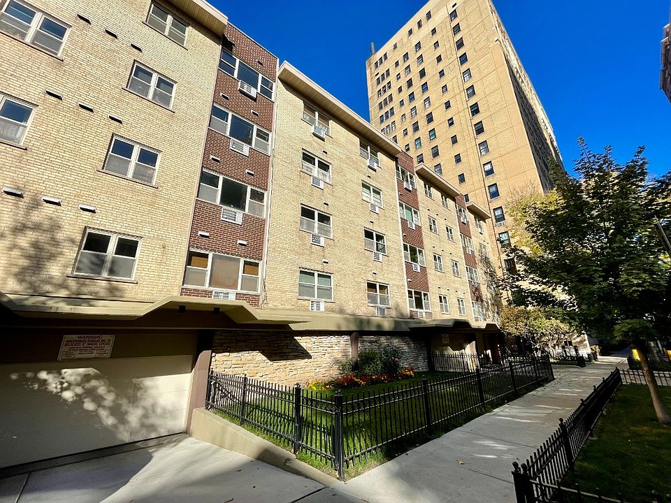 1st image of 420 W Aldine Ave APT 328