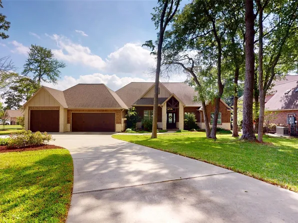 1026 The Cliffs Blvd, Montgomery, TX 77356