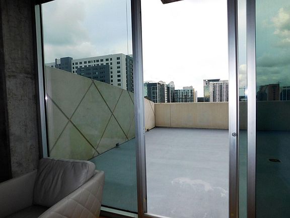 5th image of 155 Court Ave #1011
