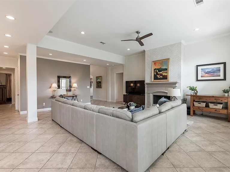 2447 Monarch Terrace Dr — Photo 10