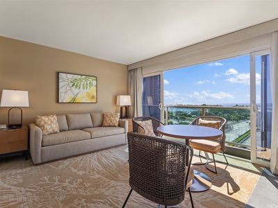 410 Atkinson Dr #907, Honolulu, HI, 96814