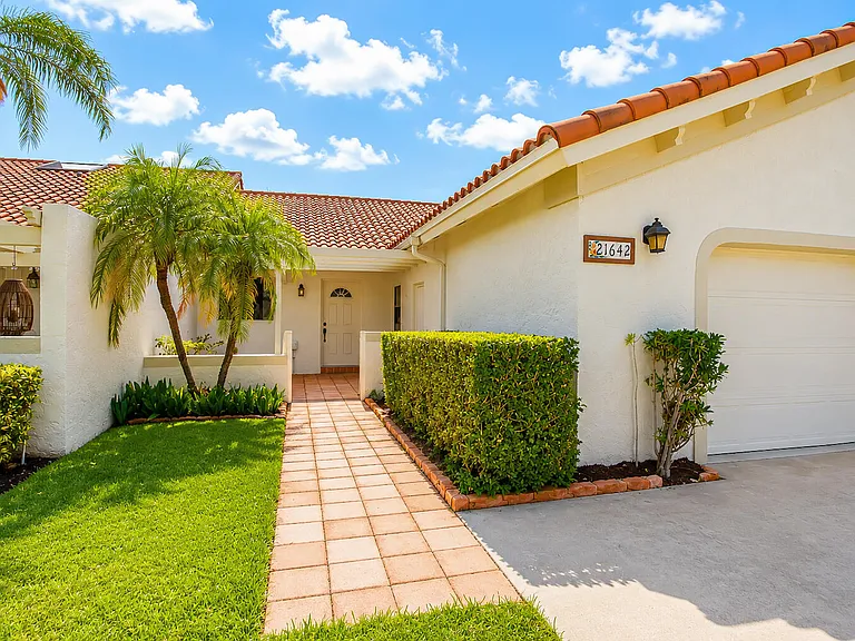 21642 Guadalajara Ave — Photo 4