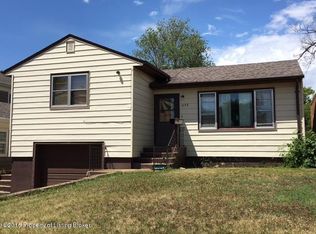 635 2nd Ave W, Dickinson, ND 58601