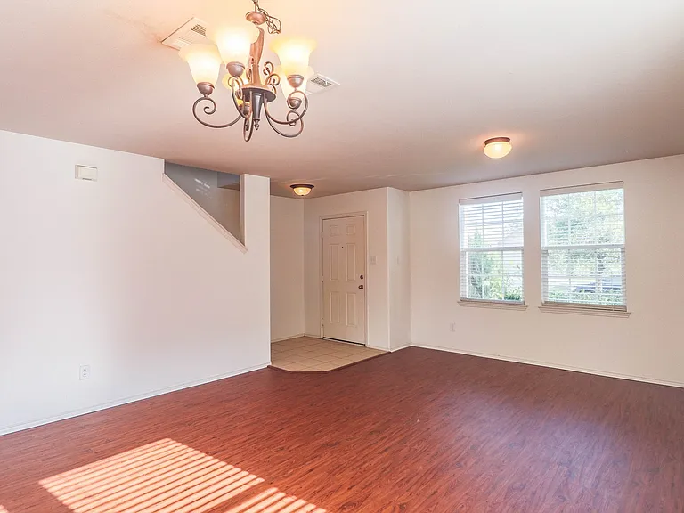 2324 Cavalry Dr — Photo 7