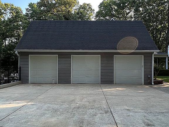 5th image of 7996 S Giles Rd