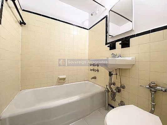 4th image of 936 W End Ave #F14f