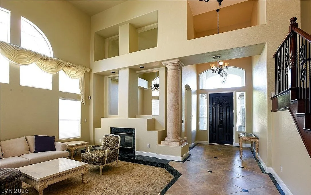 4 bed, 4.5 bath, 3946 sqft, $9,000 — Photo 4