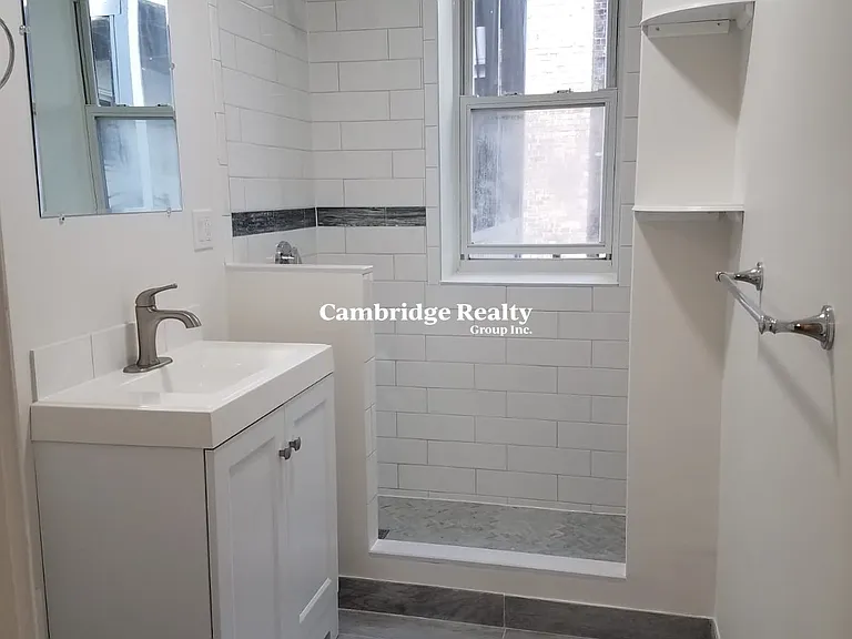 8 Farrington Ave #4T — Photo 22