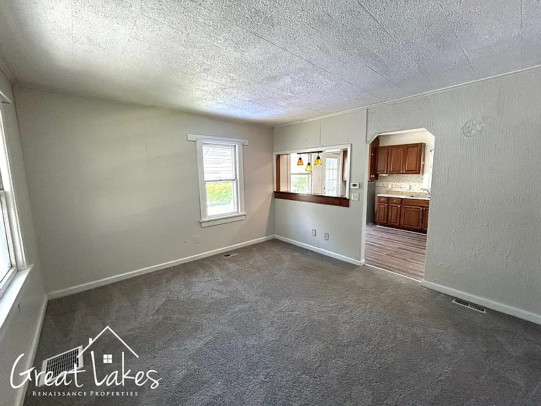 24601 Tallman Ave — Photo 7