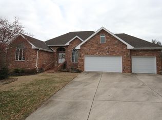 2050 E Norshire St, Springfield, MO 65804